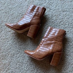 Katarina Block Heel Bootie 